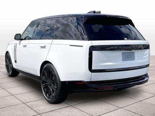 Fuji White 2026 Land Rover Range Rover P400 SE