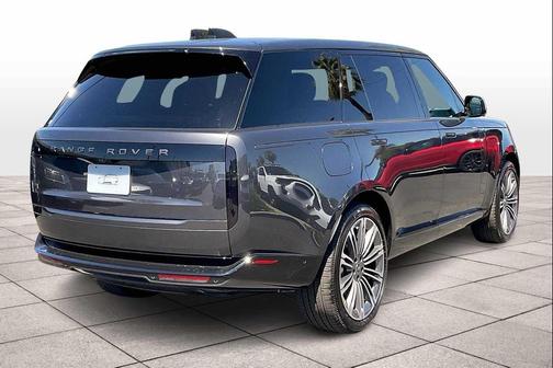 2025 Land Rover Range Rover P400 SE 7 Seat