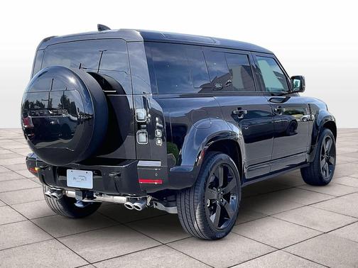 SANTORINI 2026 Land Rover Defender P500 X-Dynamic SE