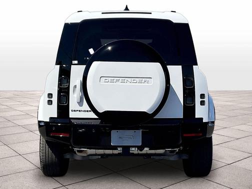 Fuji White 2026 Land Rover Defender P400 X-Dynamic SE