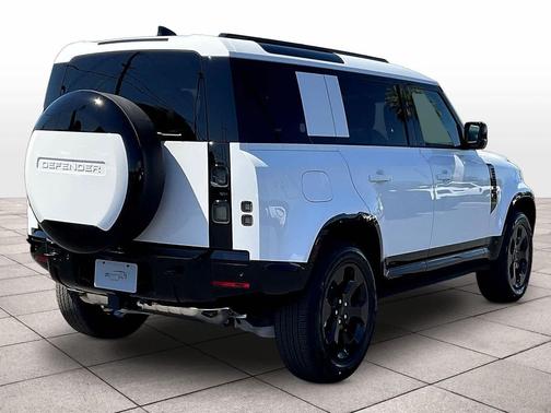 Fuji White 2026 Land Rover Defender P400 X-Dynamic SE