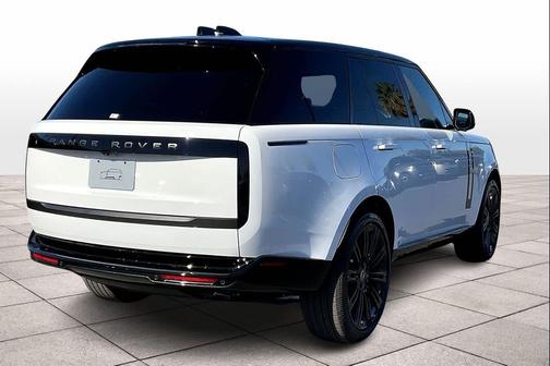 2025 Land Rover Range Rover P530 SE