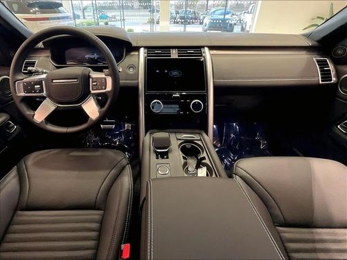 2026 Land Rover Discovery AWD