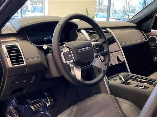 2026 Land Rover Discovery AWD