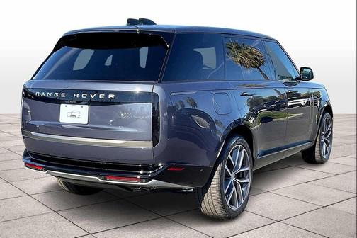 2025 Land Rover Range Rover P530 SE 7 Seat