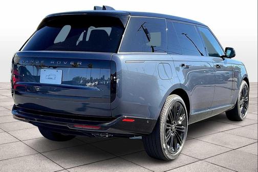 2025 Land Rover Range Rover P530 SE 7 Seat