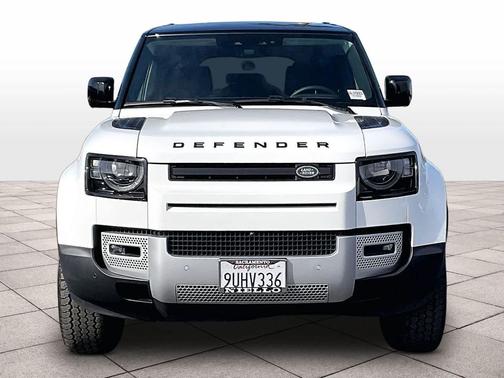 2025 Land Rover Defender 110 P300