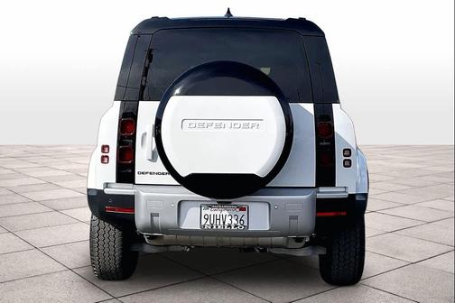 2025 Land Rover Defender 110 P300