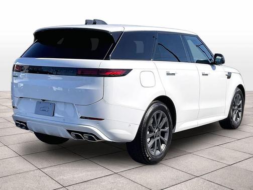 Fuji White 2025 Land Rover Range Rover Sport SE