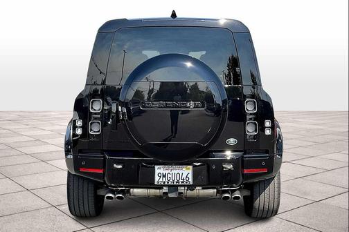 2023 Land Rover Defender 110 V8