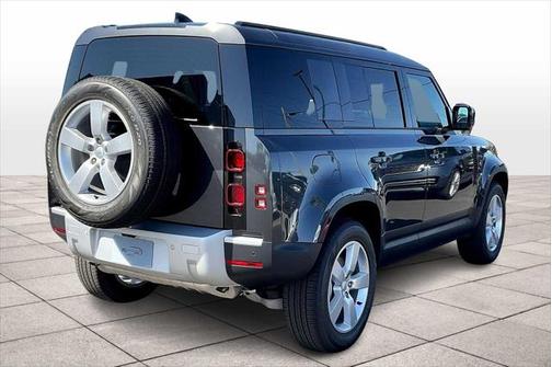 2025 Land Rover Defender 110 P300