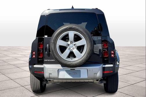 2025 Land Rover Defender 110 P300
