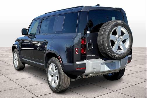 2025 Land Rover Defender 110 P300