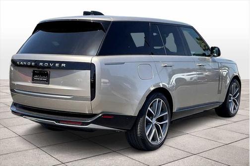 2025 Land Rover Range Rover P550e SE