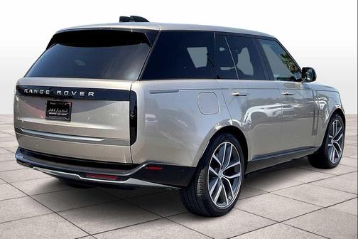 2025 Land Rover Range Rover P550e SE
