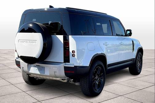 2025 Land Rover Defender 110 P400 S