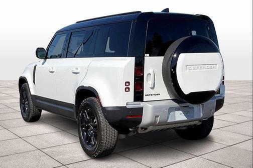 2025 Land Rover Defender 110 P400 S