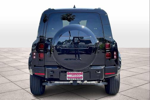 2024 Land Rover Defender 90 P400 X-Dynamic SE