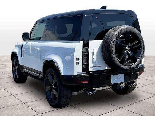 2025 Land Rover Defender V8