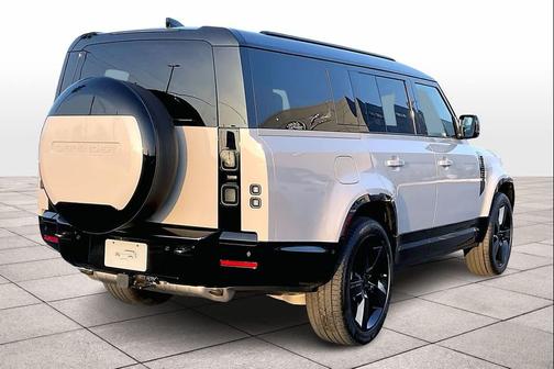 2026 Land Rover Defender P400 X-Dynamic SE