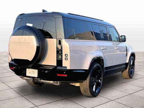 2026 Land Rover Defender P400 X-Dynamic SE