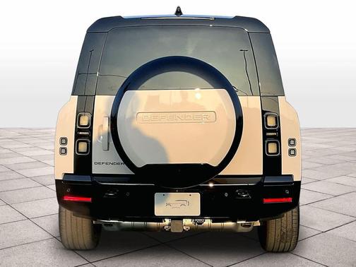 2026 Land Rover Defender P400 X-Dynamic SE