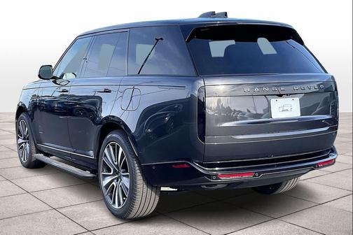 2025 Land Rover Range Rover P550e SE