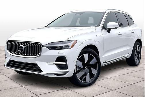 2023 Volvo XC60 Recharge Plug-In Hybrid T8 Plus Bright Theme