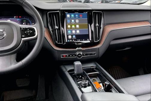 2023 Volvo XC60 Recharge Plug-In Hybrid T8 Plus Bright Theme