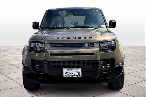 2025 Land Rover Defender 110 P400 X-Dynamic SE