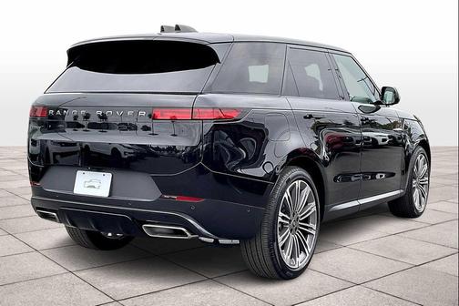 2025 Land Rover Range Rover Sport SE