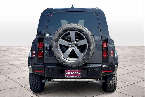 2025 Land Rover Defender 90 P400 X-Dynamic SE