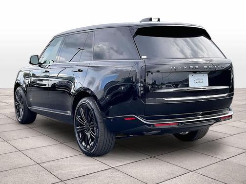 BLACK 2026 Land Rover Range Rover P400 SE 7 Seat