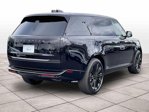 BLACK 2026 Land Rover Range Rover P400 SE 7 Seat