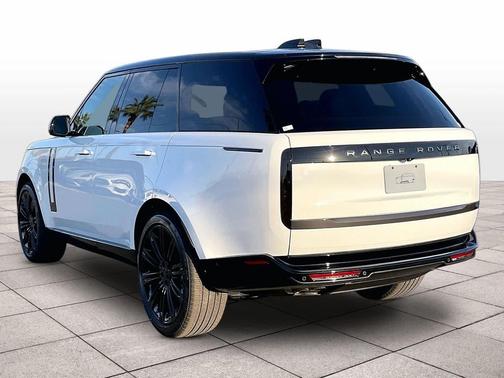 2026 Land Rover Range Rover P530 SE