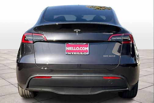 2024 Tesla Model Y Long Range Dual Motor All-Wheel Drive
