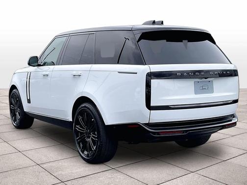 Fuji White 2026 Land Rover Range Rover P400 SE