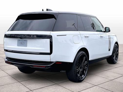 Fuji White 2026 Land Rover Range Rover P400 SE