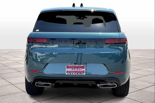 2025 Land Rover Range Rover Sport SE
