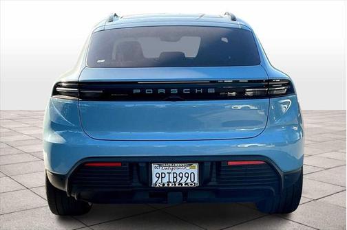 2024 Porsche Macan Base