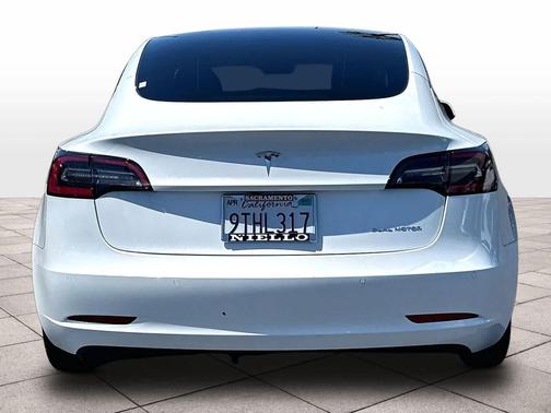 Pearl White Multi-Coat 2022 Tesla Model 3 Long Range