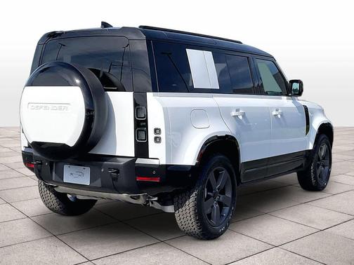Fuji White 2026 Land Rover Defender P400 X-Dynamic SE