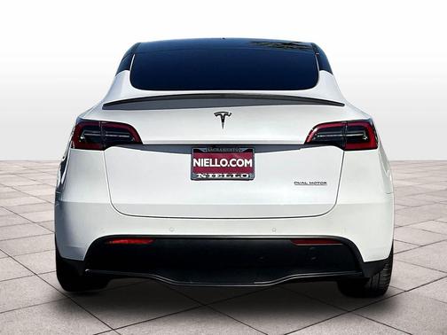Pearl White Multi-Coat 2022 Tesla Model Y Performance Dual Motor All-Wheel Drive