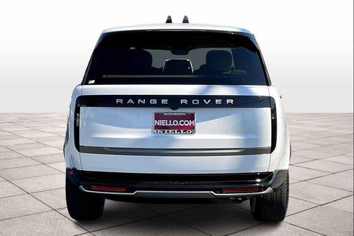 2025 Land Rover Range Rover P400 SE