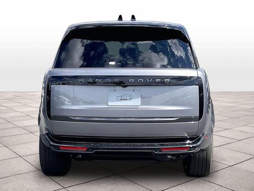 BLACK 2026 Land Rover Range Rover P400 SE 7 Seat