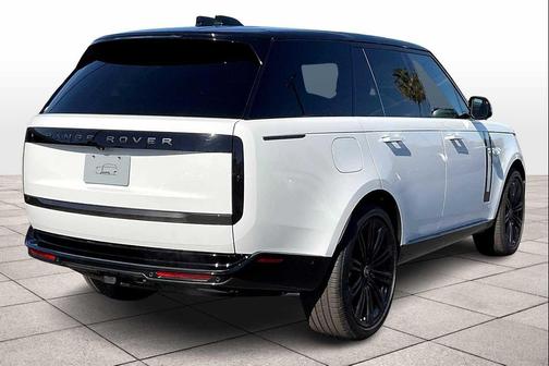 2025 Land Rover Range Rover P400 SE
