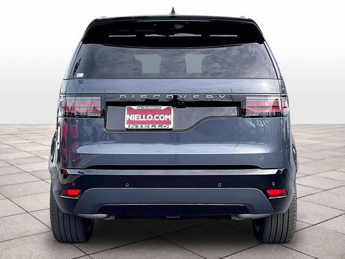 VARESINE BLUE 2026 Land Rover Discovery Dynamic SE