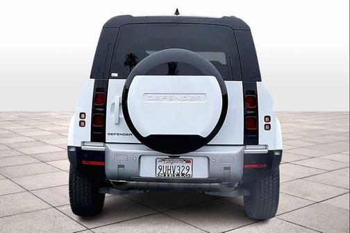 2025 Land Rover Defender 110 P300