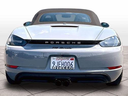 Arctic Grey 2024 Porsche 718 Boxster Style Edition