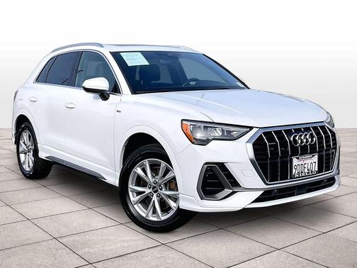 2022 Audi Q3 45 S line Premium